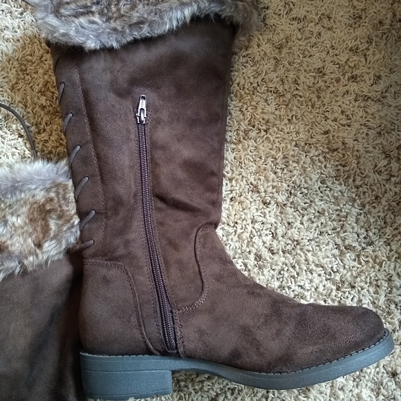 Beautiful Boots! - Picture 2 of 4